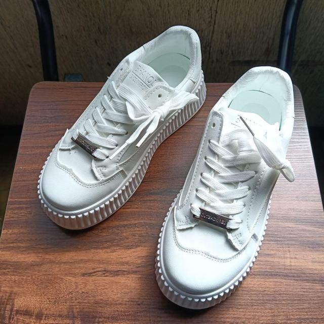 新品 22.5cm レディース スニーカー ホワイト シューズ 靴 カジュアル < 女性ファッション  新品 22.5cm レディース スニーカー ホワイト シューズ 靴 カジュアル  < 女性ファッションの