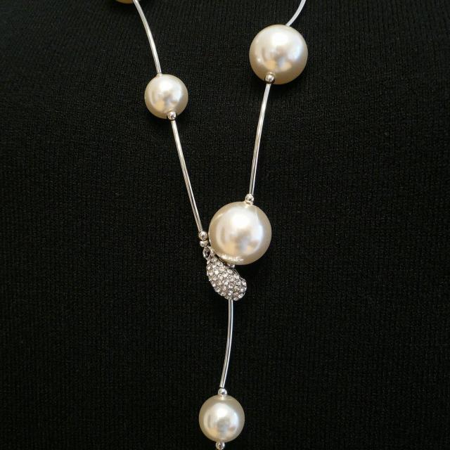 新品 6628 ステーションパール Y字 ネックレス 白系 大粒ガラスパール ロング丈 上品 < 女性アクセサリー/時計 新品 6628 ステーションパール Y字 ネックレス 白系 大粒ガラスパール ロング丈 上品 < 女性アクセサリー/時計の