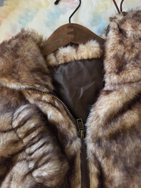 Auntie Rosaパーカー★エコファーがレアなブラウン系パーカー/新品♪ < ブランド Auntie Rosaパーカー★エコファーがレアなブラウン系パーカー/新品♪ < ブランドの