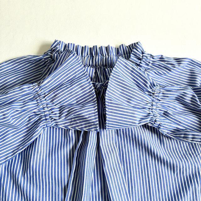 ◆美品◆デッサン◆フリルネックボウタイストラブラウス◆大きめ◆白×ブルー◆M < 女性ファッション ◆美品◆デッサン◆フリルネックボウタイストラブラウス◆大きめ◆白×ブルー◆M < 女性ファッションの