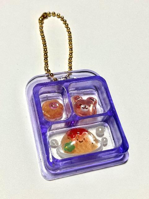 くま オムライス パッケージ風 キーホルダー < 女性ファッション くま オムライス パッケージ風 キーホルダー < 女性ファッションの