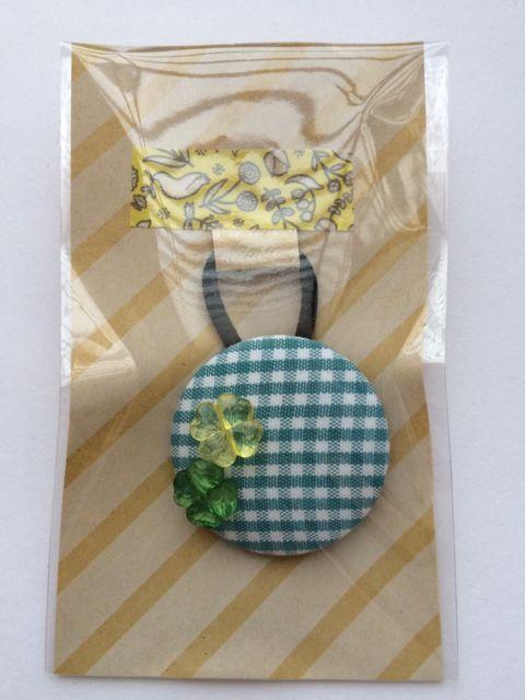 ハンドメイド ヘアゴム くるみボタン 幸せの四つ葉のクローバー < 女性ファッション  ハンドメイド ヘアゴム くるみボタン 幸せの四つ葉のクローバー  < 女性ファッションの