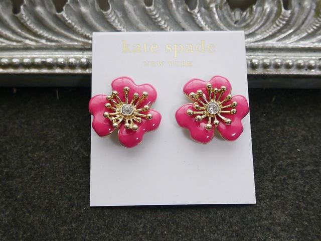 新品 アンティーク調ピンクのお花ピアス < 女性アクセサリー/時計 新品 アンティーク調ピンクのお花ピアス < 女性アクセサリー/時計の