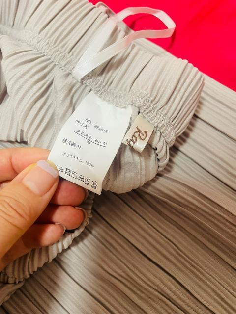 美品Rafnaf ラフラフ プリーツセミワイドパンツ ウエストゴム 落ち感 < 女性ファッション  美品Rafnaf ラフラフ プリーツセミワイドパンツ ウエストゴム 落ち感 < 女性ファッションの