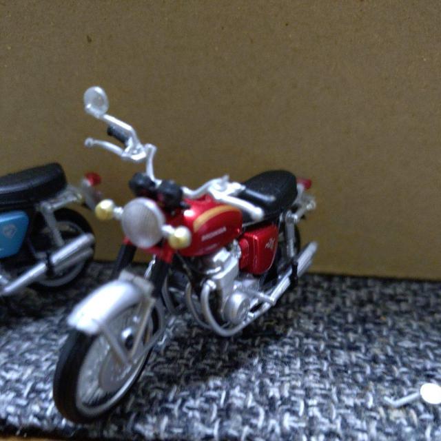 ミニチュア ホンダCB750 二台セット < ホビー  ミニチュア ホンダCB750 二台セット < ホビーの