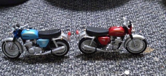 ミニチュア ホンダCB750 二台セット < ホビー  ミニチュア ホンダCB750 二台セット < ホビーの