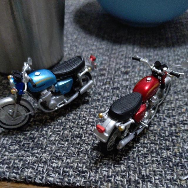 ミニチュア ホンダCB750 二台セット < ホビー  ミニチュア ホンダCB750 二台セット < ホビーの