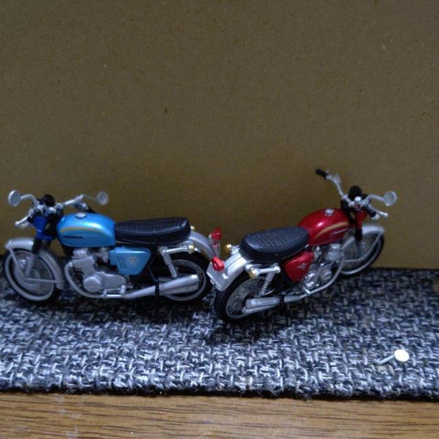 ミニチュア ホンダCB750 二台セット < ホビー  ミニチュア ホンダCB750 二台セット < ホビーの