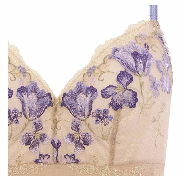 Triumph キャミソール SサイズからMサイズ ネイビー/ベージュ 2枚セット < 女性ファッション Triumph キャミソール SサイズからMサイズ ネイビー/ベージュ 2枚セット < 女性ファッションの