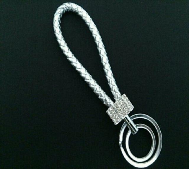 編み込みダブルリングキーホルダー(シルバー) < 女性ファッション  編み込みダブルリングキーホルダー(シルバー) < 女性ファッションの