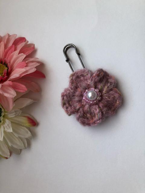 ハンドメイド ストールピン 可愛いモヘアのお花♪ ガーリー < 女性ファッション  ハンドメイド ストールピン 可愛いモヘアのお花♪ ガーリー < 女性ファッションの