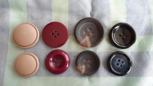 ボタン 大小4種類 < ペット/手芸/園芸  ボタン 大小4種類  < ペット/手芸/園芸の