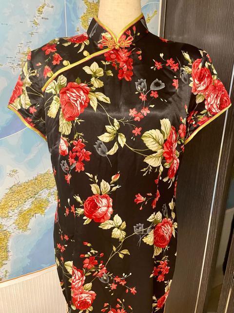 チャイナドレス、花柄、シルク100%、美品 < 女性ファッション  チャイナドレス、花柄、シルク100%、美品 < 女性ファッションの