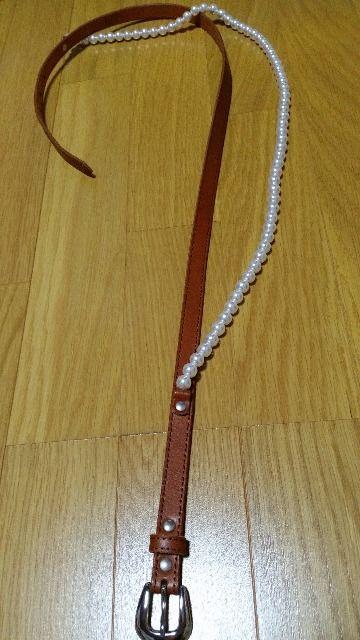 未使用 パール付き ベルト ブラウン < 女性ファッション  未使用 パール付き ベルト ブラウン < 女性ファッションの