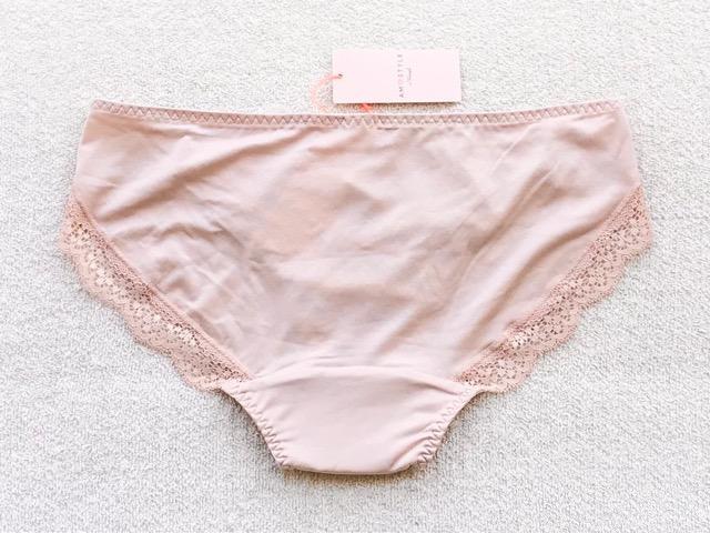 Triumph AMOSTYLE ショーツ Mサイズ ベージュ < 女性ファッション  Triumph AMOSTYLE ショーツ Mサイズ ベージュ  < 女性ファッションの