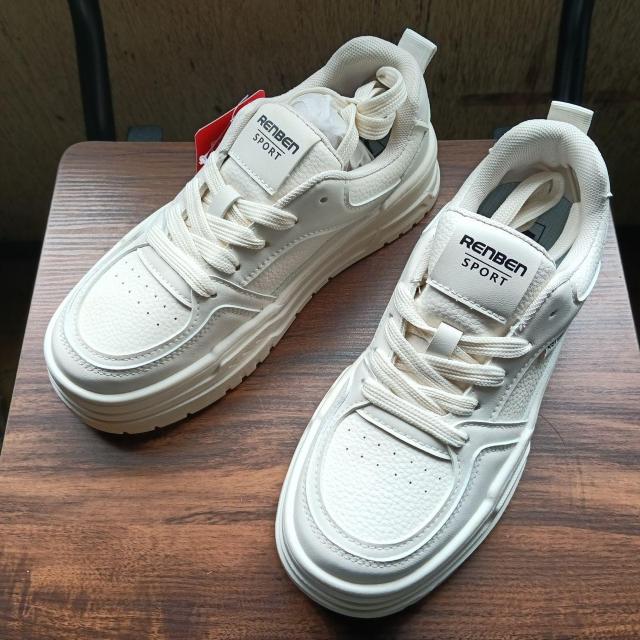 新品 24cm レディース スニーカー ホワイト シューズ 靴 カジュアル < 女性ファッション 新品 24cm レディース スニーカー ホワイト シューズ 靴 カジュアル < 女性ファッションの