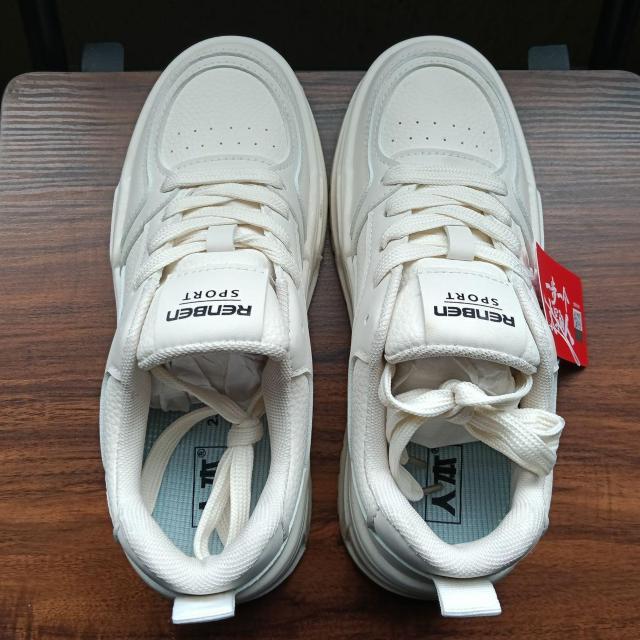 新品 24cm レディース スニーカー ホワイト シューズ 靴 カジュアル < 女性ファッション 新品 24cm レディース スニーカー ホワイト シューズ 靴 カジュアル < 女性ファッションの