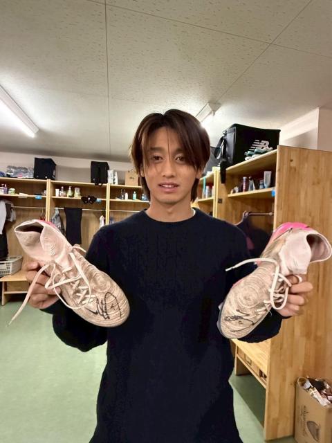 #11 西川 潤選手 実使用・直筆サイン入りスパイク < レジャー/スポーツ #11 西川 潤選手 実使用・直筆サイン入りスパイク < レジャー/スポーツの