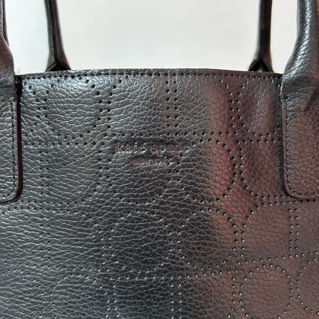 美品 kate spade ケイトスペード ハンドバッグ ブラック レザー パンチング レディース < ブランド 美品 kate spade ケイトスペード ハンドバッグ ブラック レザー パンチング レディース < ブランドの