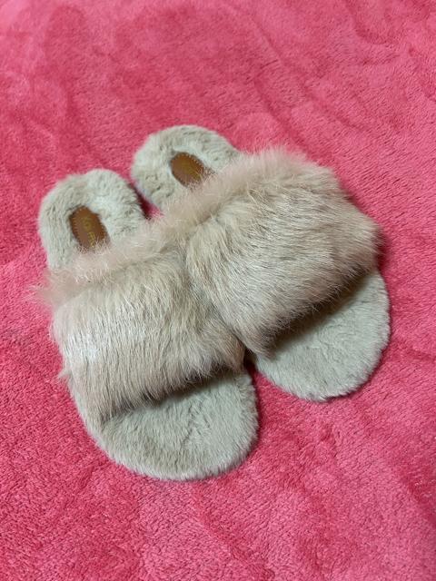 ふわふわファーサンダル 外履き ベージュ系 あったか 24cm < 女性ファッション ふわふわファーサンダル 外履き ベージュ系 あったか 24cm < 女性ファッションの