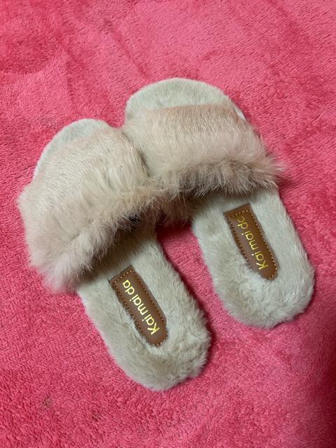 ふわふわファーサンダル 外履き ベージュ系 あったか 24cm < 女性ファッション ふわふわファーサンダル 外履き ベージュ系 あったか 24cm < 女性ファッションの