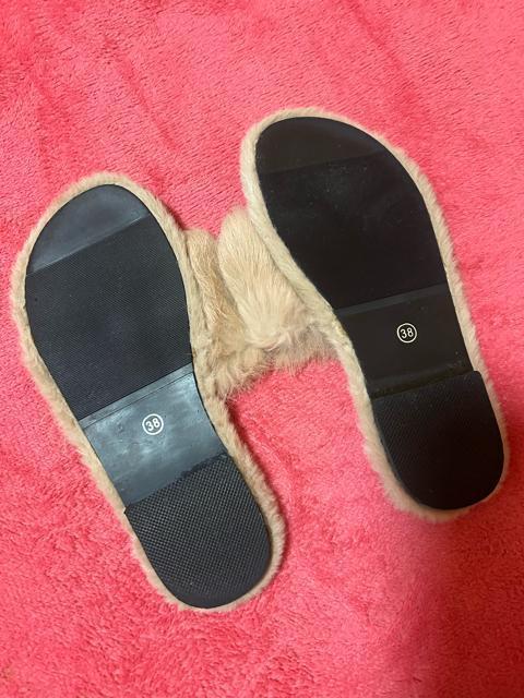 ふわふわファーサンダル 外履き ベージュ系 あったか 24cm < 女性ファッション ふわふわファーサンダル 外履き ベージュ系 あったか 24cm < 女性ファッションの