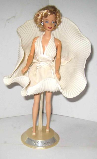 マリリン・モンロー 七年目の浮気 バービー人形 < ホビー マリリン・モンロー 七年目の浮気 バービー人形 < ホビーの