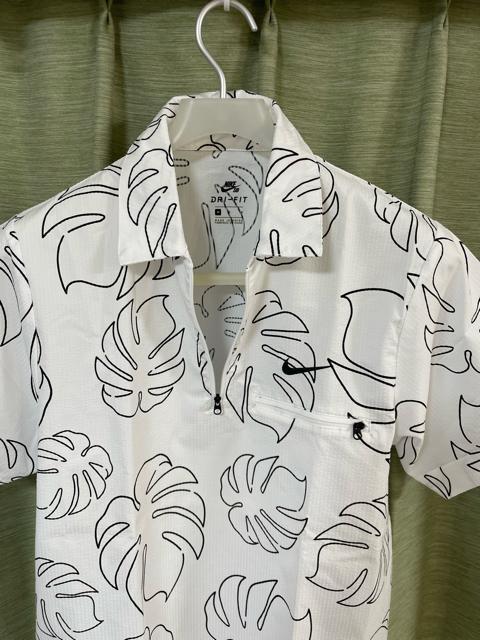 NIKE �i�C�L�@DRI-FIT �n�[�t�W�b�v�����V���c �v���I�[�o�[  �S���t�E�F�A �����V���c�@�z���C�g�@���@�T�C�YM �� �u�����h�� 