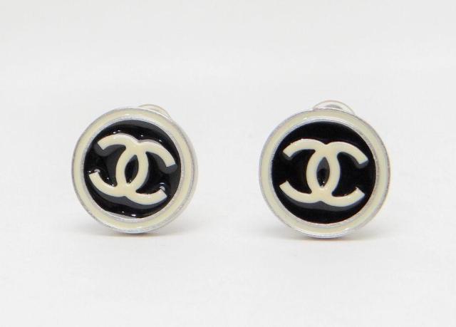 シャネル CC ココ ボタン イヤリング ブラック×ホワイト×シルバー【送料無料】 < ブランド シャネル CC ココ ボタン イヤリング ブラック×ホワイト×シルバー【送料無料】 < ブランドの