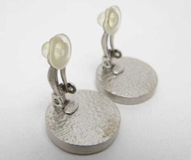 シャネル CC ココ ボタン イヤリング ブラック×ホワイト×シルバー【送料無料】 < ブランド シャネル CC ココ ボタン イヤリング ブラック×ホワイト×シルバー【送料無料】 < ブランドの