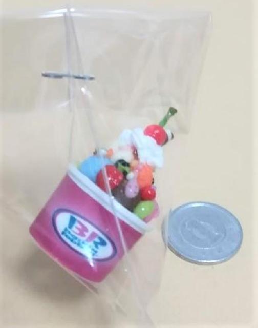 ミニチュア★サーティーワン★カップアイス★さくらんぼ★BR★ドールハウスに★ < おもちゃ  ミニチュア★サーティーワン★カップアイス★さくらんぼ★BR★ドールハウスに★  < おもちゃの