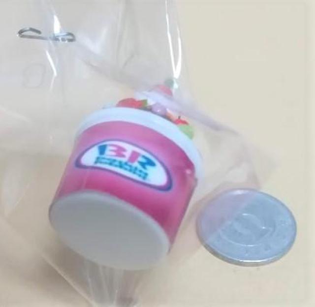 ミニチュア★サーティーワン★カップアイス★さくらんぼ★BR★ドールハウスに★ < おもちゃ  ミニチュア★サーティーワン★カップアイス★さくらんぼ★BR★ドールハウスに★ < おもちゃの