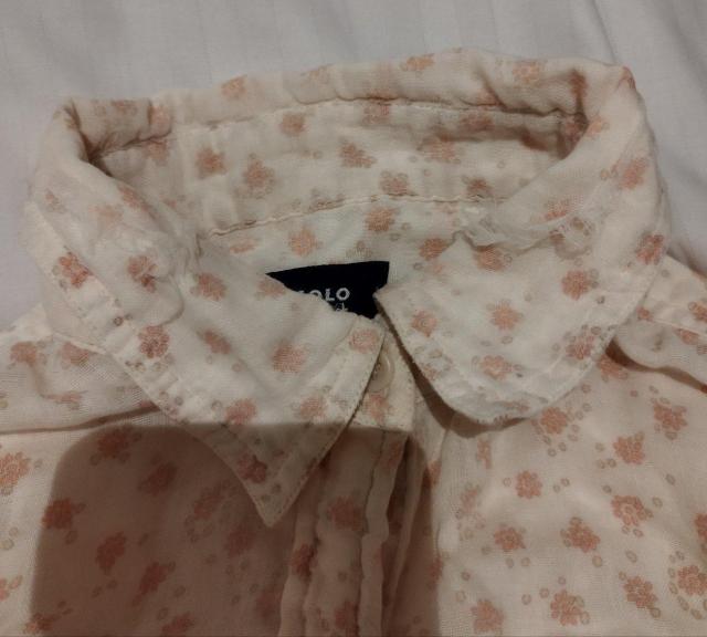 UNIQLO 花柄 クリームイエロー長袖シャツ ガーゼ素材 難有り < ブランド  UNIQLO 花柄 クリームイエロー長袖シャツ ガーゼ素材 難有り < ブランドの