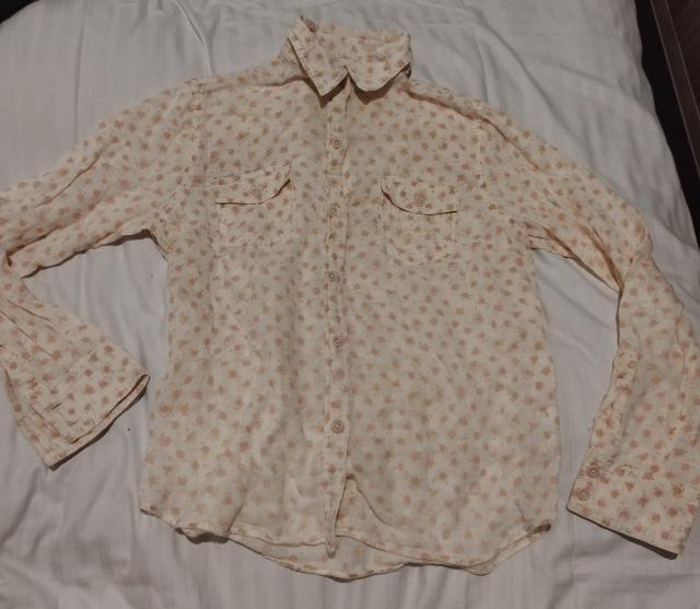 UNIQLO 花柄 クリームイエロー長袖シャツ ガーゼ素材 難有り < ブランド  UNIQLO 花柄 クリームイエロー長袖シャツ ガーゼ素材 難有り < ブランドの