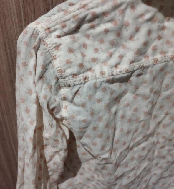 UNIQLO 花柄 クリームイエロー長袖シャツ ガーゼ素材 難有り < ブランド  UNIQLO 花柄 クリームイエロー長袖シャツ ガーゼ素材 難有り < ブランドの