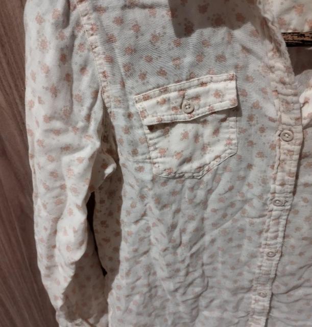 UNIQLO 花柄 クリームイエロー長袖シャツ ガーゼ素材 難有り < ブランド  UNIQLO 花柄 クリームイエロー長袖シャツ ガーゼ素材 難有り < ブランドの