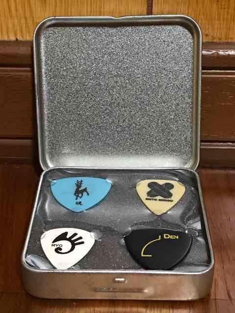 バンド プラチナ サイン入り ピックセット < ホビー  バンド プラチナ サイン入り ピックセット < ホビーの