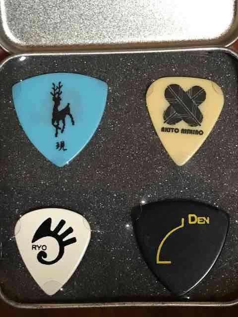 バンド プラチナ サイン入り ピックセット < ホビー  バンド プラチナ サイン入り ピックセット < ホビーの