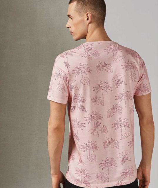定価9,500円【新品】Ted Bakerテッドベイカー●ボタニカルTシャツ●ピンク●コットン●ヤシの木 リーフ < 男性ファッション  定価9,500円【新品】Ted Bakerテッドベイカー●ボタニカルTシャツ●ピンク●コットン●ヤシの木 リーフ < 男性ファッションの