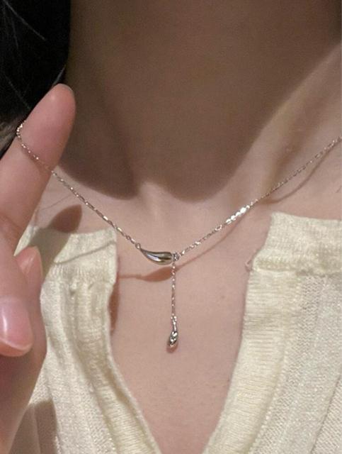 定価2,200円【新品未使用】華奢ネックレス●ドロップネックレス●シルバー●韓国ファッション < 女性アクセサリー/時計  定価2,200円【新品未使用】華奢ネックレス●ドロップネックレス●シルバー●韓国ファッション < 女性アクセサリー/時計の