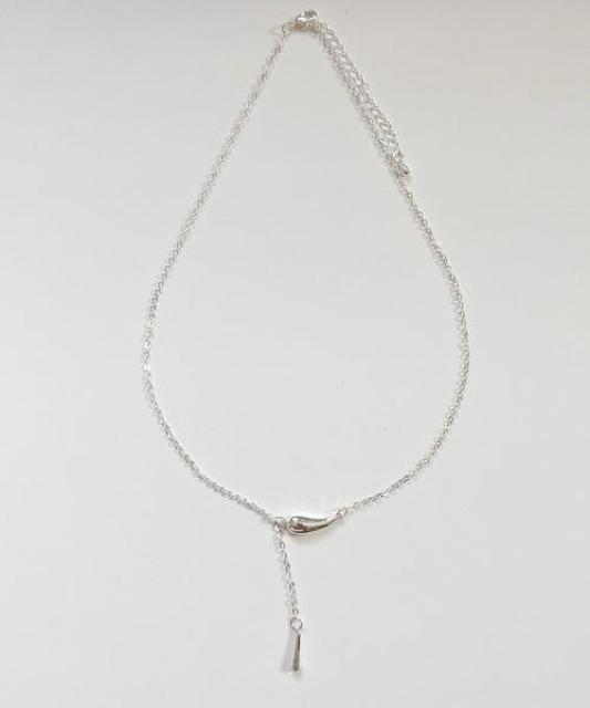 定価2,200円【新品未使用】華奢ネックレス●ドロップネックレス●シルバー●韓国ファッション < 女性アクセサリー/時計  定価2,200円【新品未使用】華奢ネックレス●ドロップネックレス●シルバー●韓国ファッション < 女性アクセサリー/時計の