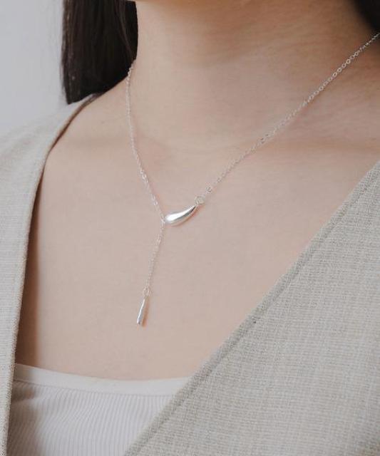 定価2,200円【新品未使用】華奢ネックレス●ドロップネックレス●シルバー●韓国ファッション < 女性アクセサリー/時計  定価2,200円【新品未使用】華奢ネックレス●ドロップネックレス●シルバー●韓国ファッション < 女性アクセサリー/時計の