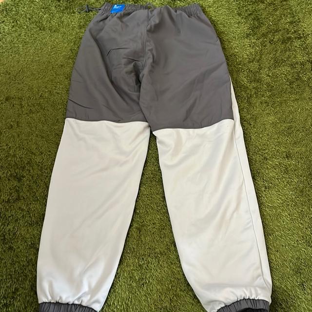 新品adidasレギュラーフィットテーパードレッグフルレングスL < ブランド  新品adidasレギュラーフィットテーパードレッグフルレングスL < ブランドの