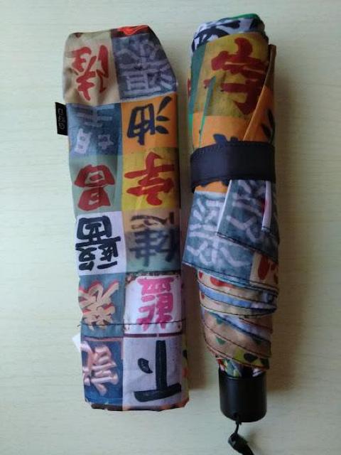 `G.O.D. Misc.Typo Ultra Light Umbrella^Cv~XyʐJp܂ݎPetHUV  t@bV 