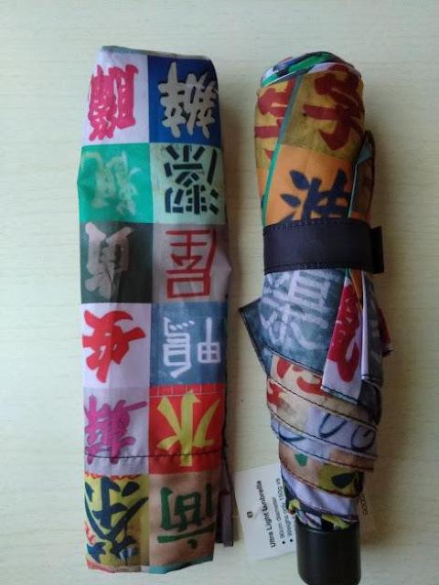 `G.O.D. Misc.Typo Ultra Light Umbrella^Cv~XyʐJp܂ݎPetHUV  t@bV 