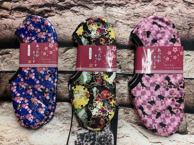 日本限定!『画像から3足組』薄くて軽くて柔らかくフィットして足下ぽかばか!足裏滑り止め加工付きあったかソックス < 女性ファッション 日本限定!『画像から3足組』薄くて軽くて柔らかくフィットして足下ぽかばか!足裏滑り止め加工付きあったかソックス < 女性ファッションの