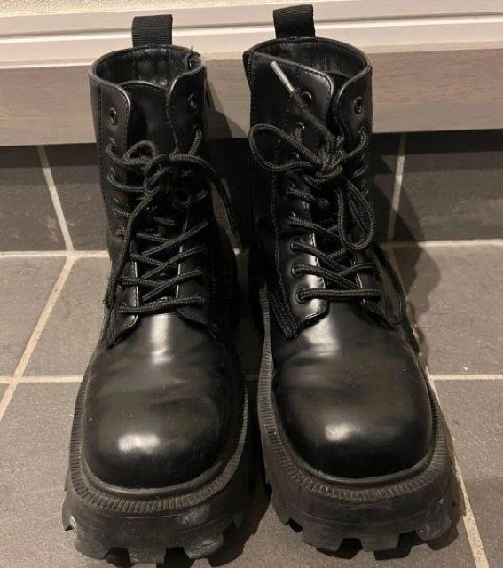 ANAP GIRL �A�i�b�v�K�[���@�u�[�c�@M�T�C�Y�@23cm�`23.5cm �u�[�c�@KOGYARU �R�M�����@���w���@ ����  �� �u�����h�� 