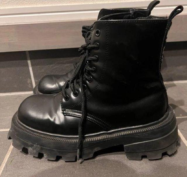 ANAP GIRL �A�i�b�v�K�[���@�u�[�c�@M�T�C�Y�@23cm�`23.5cm �u�[�c�@KOGYARU �R�M�����@���w���@ ���� �� �u�����h�� 