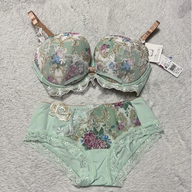 Wacoal�����{���u��G70�A�V���[�cM �Z�b�g  �� �����t�@�b�V������ 