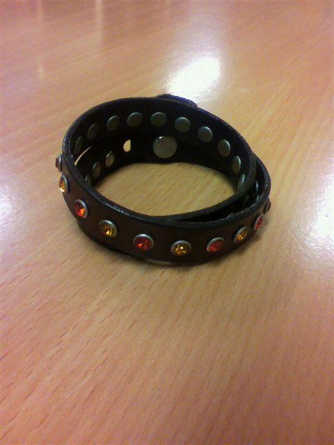 LED RECHWE ジルコニアリストベルト レッド×イエロー 極美品 < 男性アクセサリー/時計  LED RECHWE ジルコニアリストベルト レッド×イエロー 極美品  < 男性アクセサリー/時計の